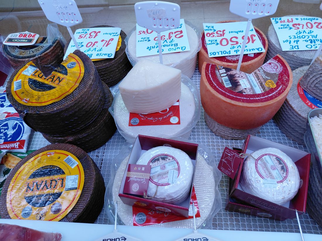 Selección de quesos artesanos y de la tierra en Granja Luisa